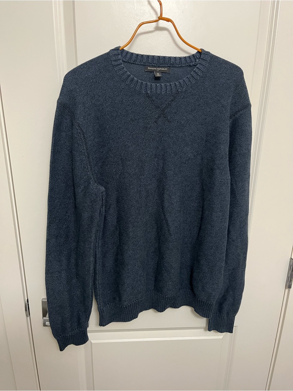 Banana Republic Men’s Dark Navy Crewneck Sweater in size M